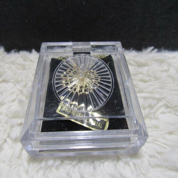 Clear Stone Large Flower Necklace - Picture 2 of 3